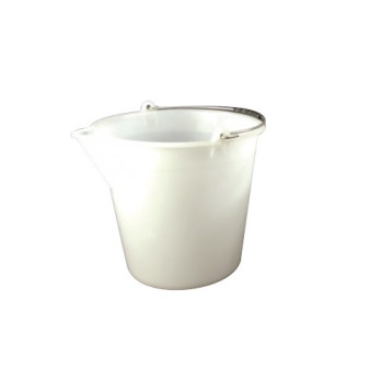 GRADUATED BUCKET in polyethylene with pour spout, 17 l capacity