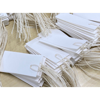 ÉTIQUETTES D`IDENTIFICATION AVEC FIL DE COTON